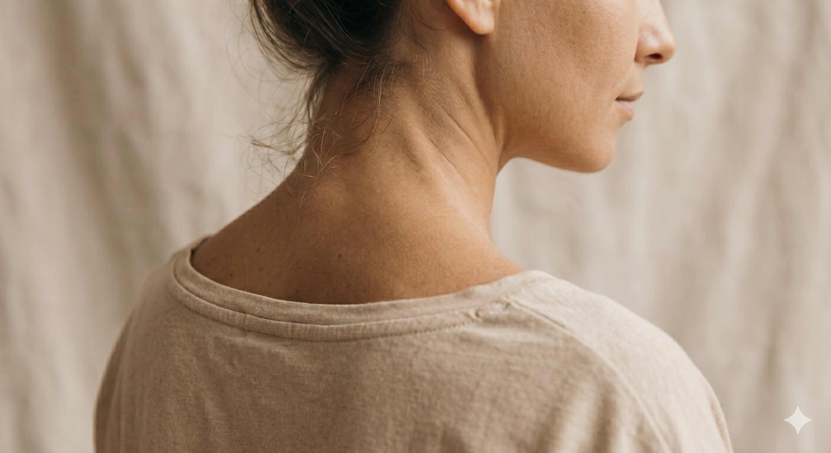 Neck and shoulder acupressure points showing GB21 Jianjing shoulder point and GV14 Dazhui at base of neck