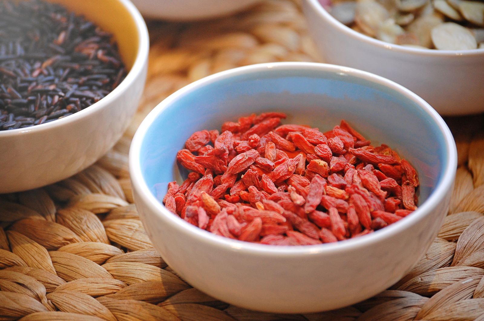 TCM for Anemia and Blood Deficiency: Spleen–Heart Nourishment, Iron-Rich Food Therapy, and Acupressure (2026 Guide)