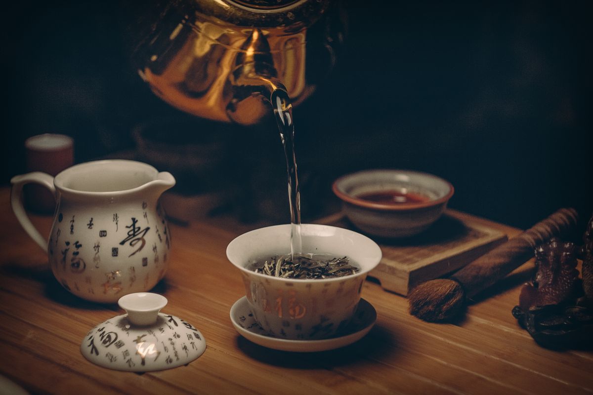 TCM Cooling Herbal Teas: A Summer Guide to Traditional Chinese Cooling Beverages