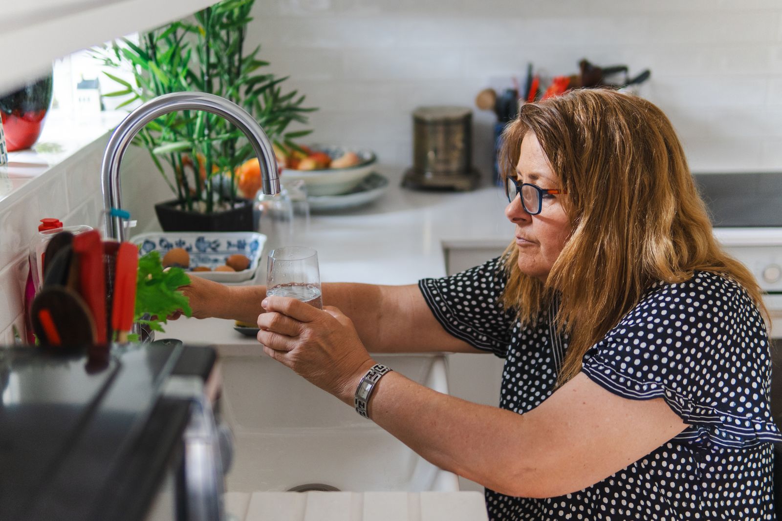 TCM and Sjögren's Disease: Dry Eyes, Dry Mouth, Yin Deficiency Patterns, Acupuncture Evidence, and Gentle Daily Self-Care (2026 Guide)